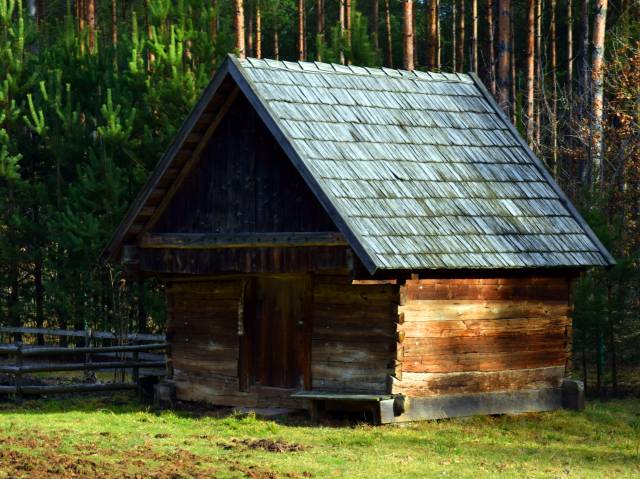 Granary in Lewki 