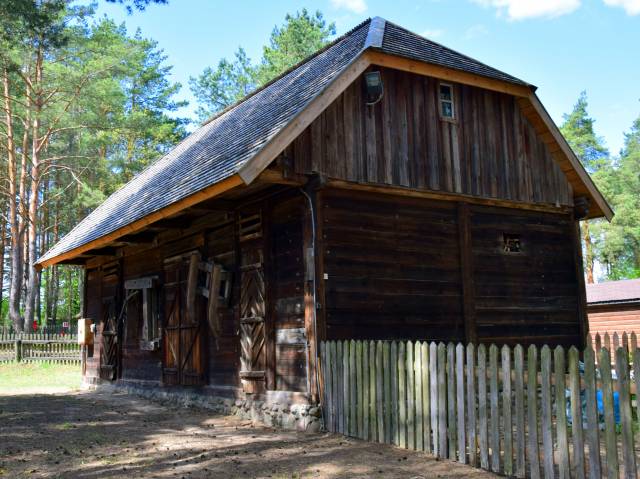 Granary from Karczmisko from around 1920